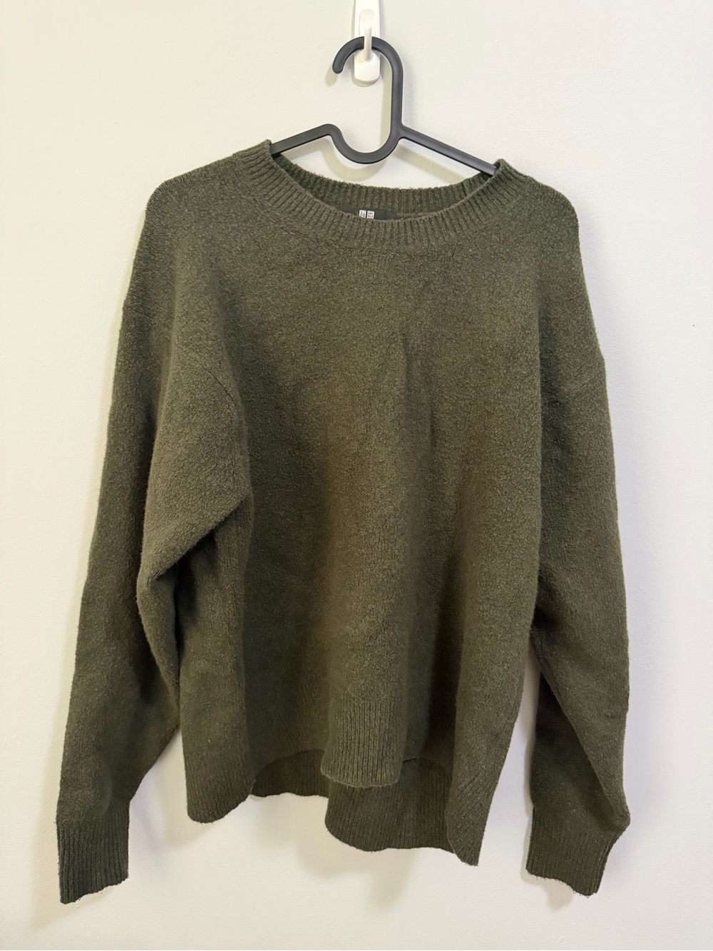 Uniqlo Olive Green Soufflé Yarn Crew Neck Sweater